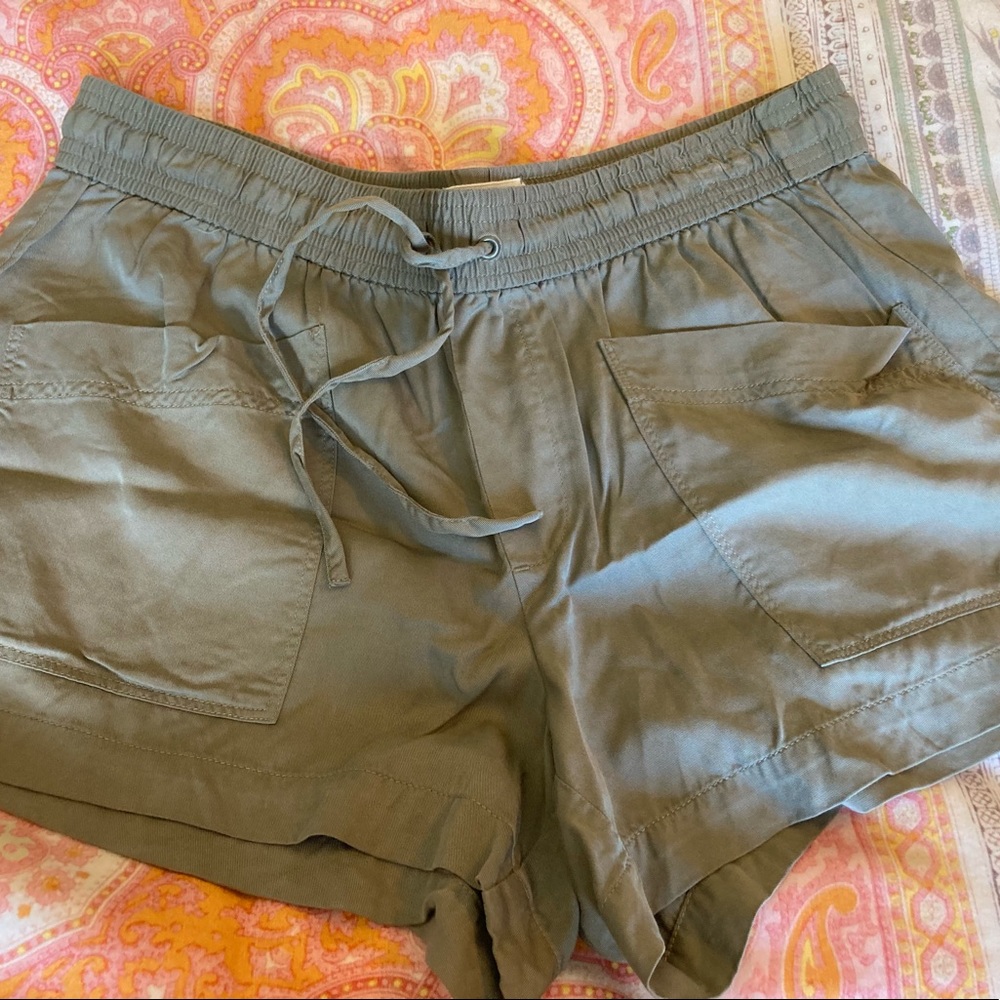 Lou & Grey shorts